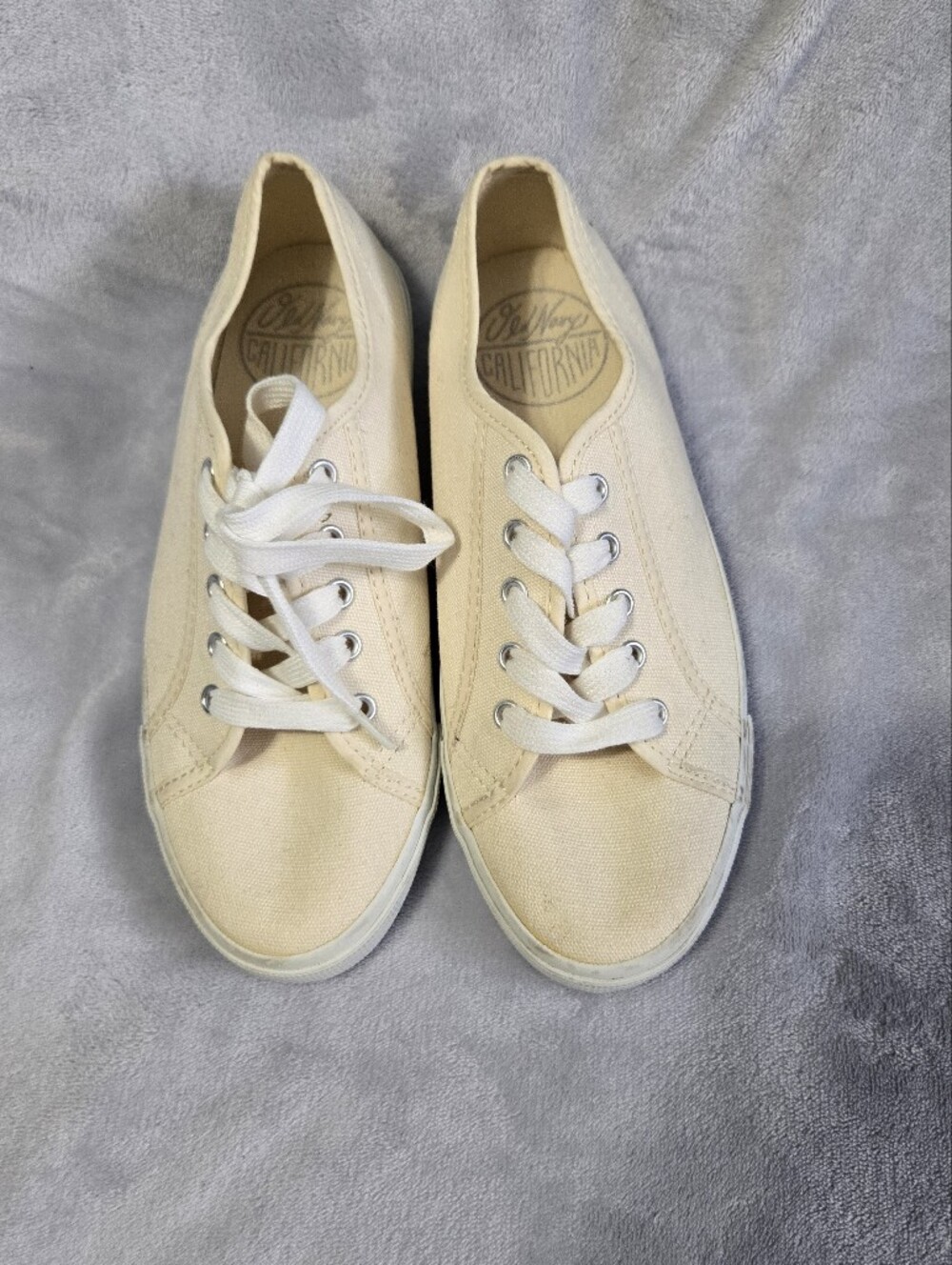 🟢 Old Navy Cream Canvas Lace-Up Women's Sneakers - Picture 1 of 3